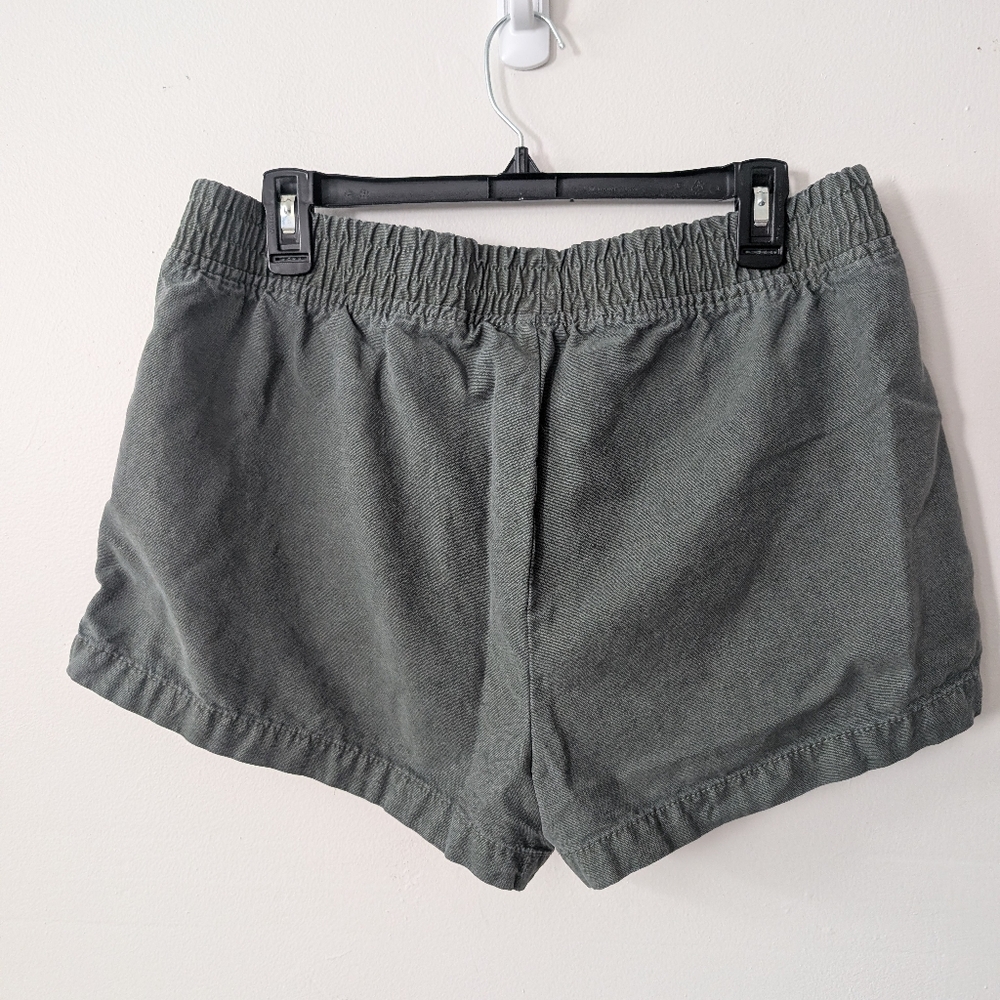Aerie Dark Green Boardwalk Women's Cotton Shorts Zipper Detail Size L - Picture 3 of 4